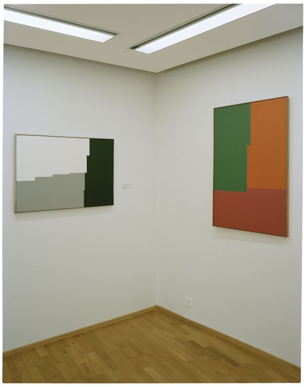 Verena Loewensberg, Bild no. 77, 1963, olio su tela e Verena Loewensberg, construction 333, s.d., olio su tela, Musée d'Art du Valais, Sion © Fotografia UFC / Joël Tettamanti